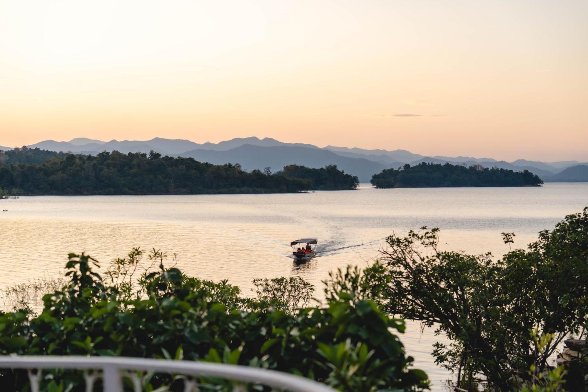 Le La Lake Resort And Spa Kaeng Kachan Dış mekan fotoğraf